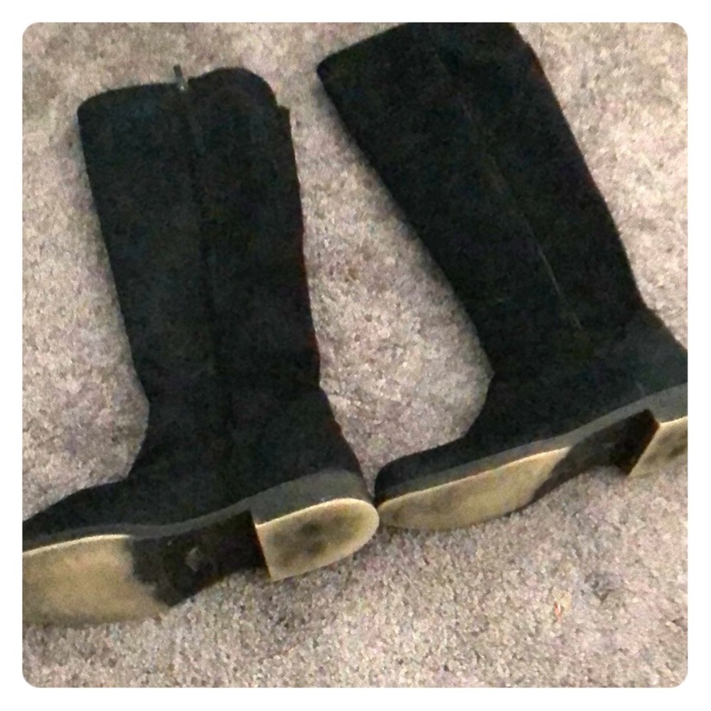 Black suede boots.